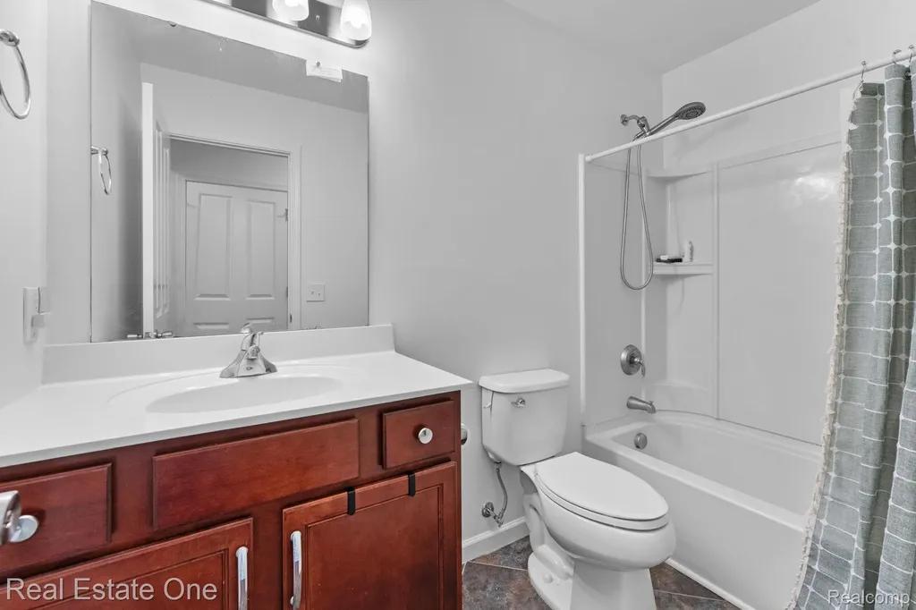 3513 Amber Oaks Drive Howell Township MI 48855