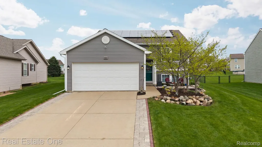 3513 Amber Oaks Drive Howell Township MI 48855