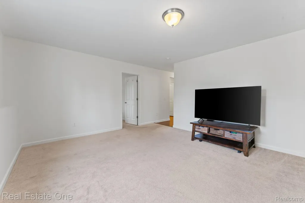 3513 Amber Oaks Drive Howell Township MI 48855