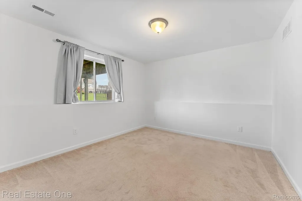 3513 Amber Oaks Drive Howell Township MI 48855