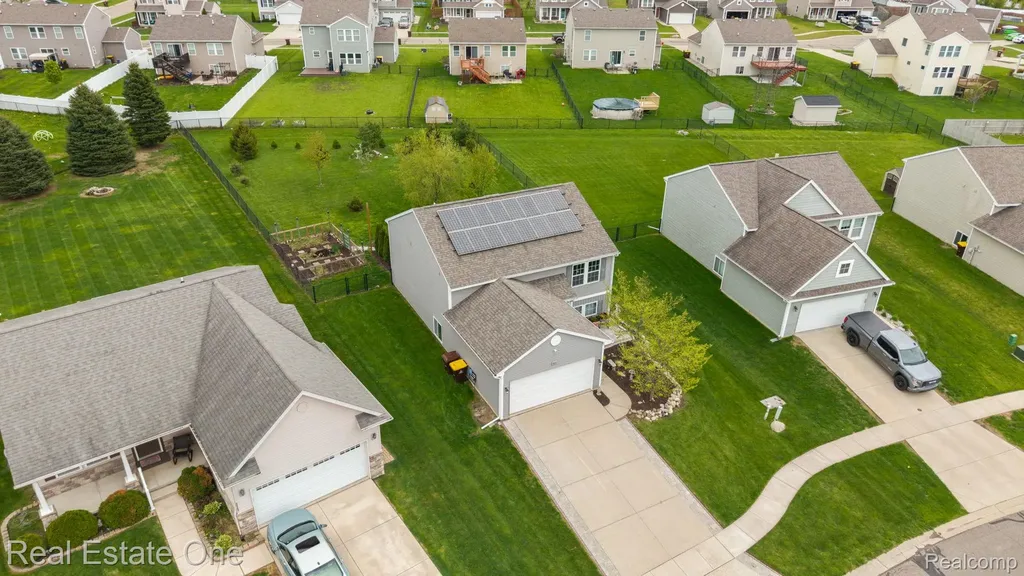 3513 Amber Oaks Drive Howell Township MI 48855