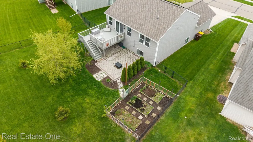 3513 Amber Oaks Drive Howell Township MI 48855