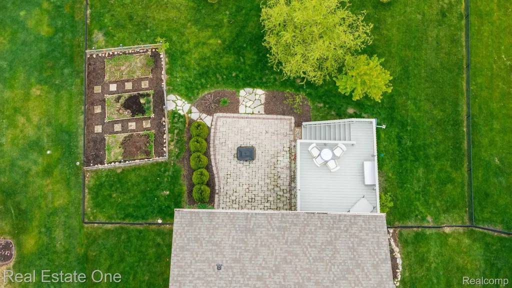 3513 Amber Oaks Drive Howell Township MI 48855