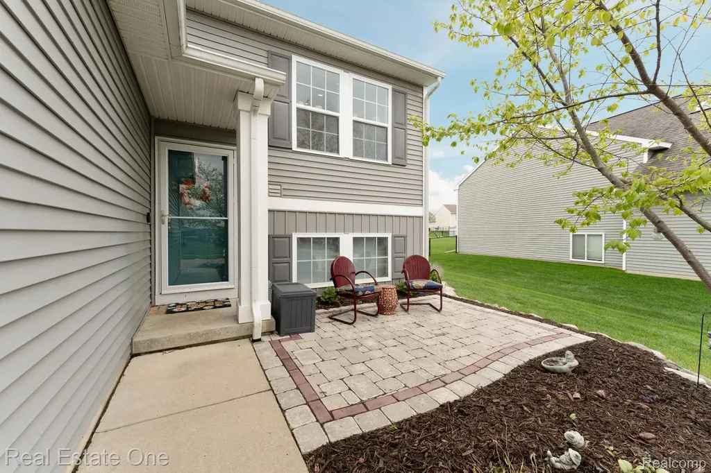 3513 Amber Oaks Drive Howell Township MI 48855