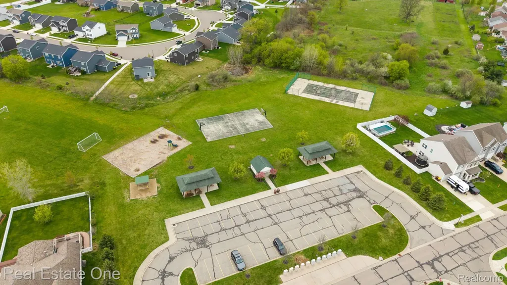 3513 Amber Oaks Drive Howell Township MI 48855