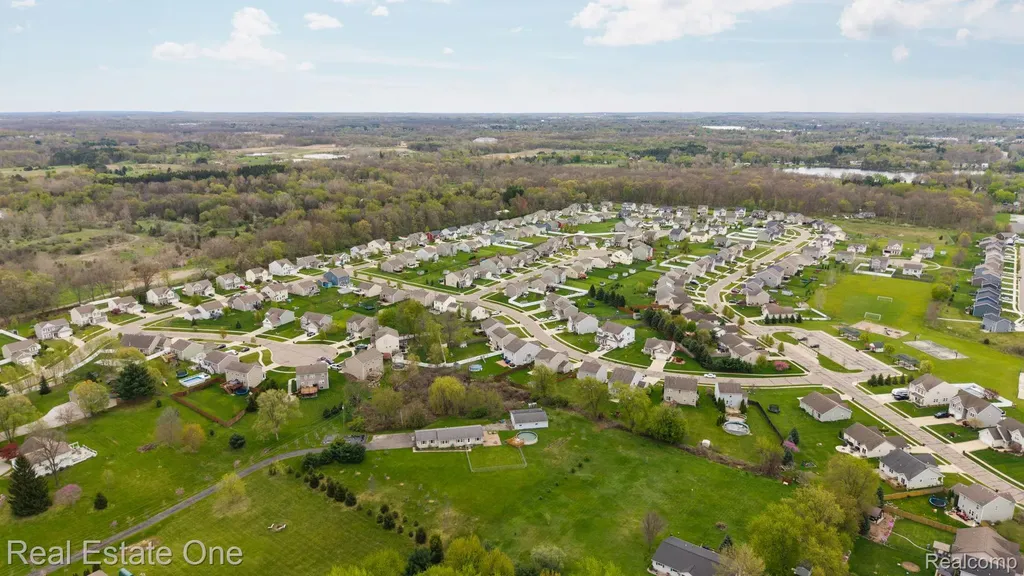 3513 Amber Oaks Drive Howell Township MI 48855