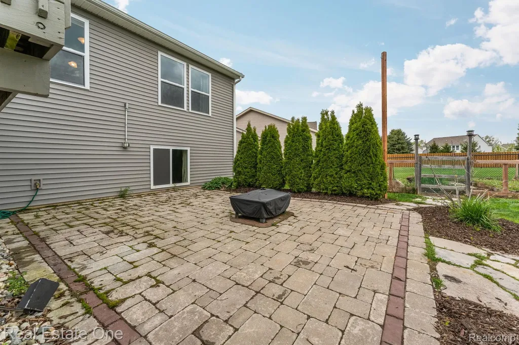 3513 Amber Oaks Drive Howell Township MI 48855