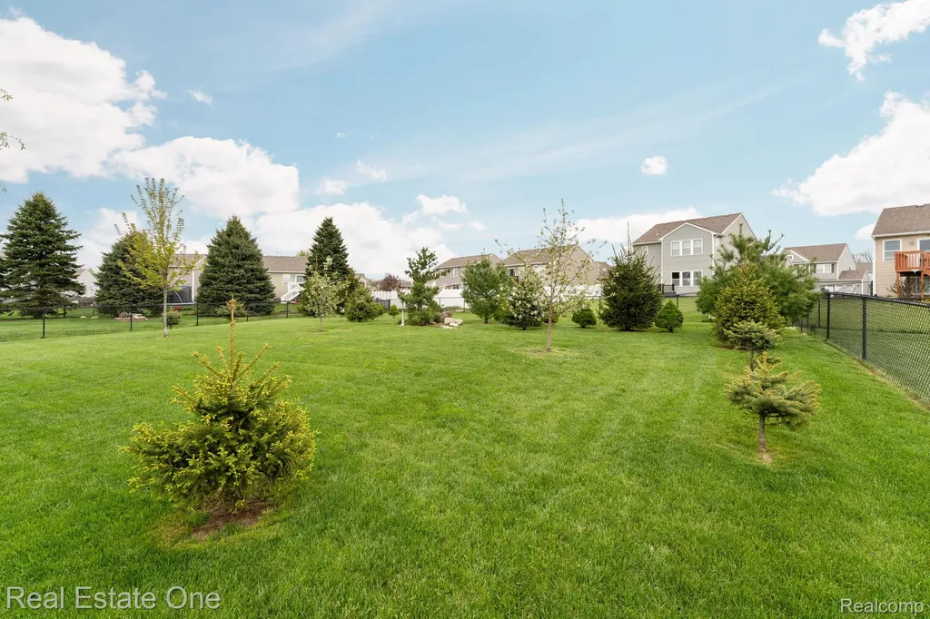 3513 Amber Oaks Drive Howell Township MI 48855