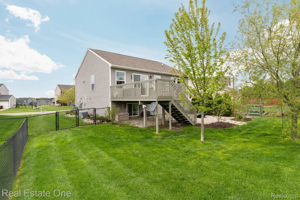 3513 Amber Oaks Drive Howell Township MI 48855