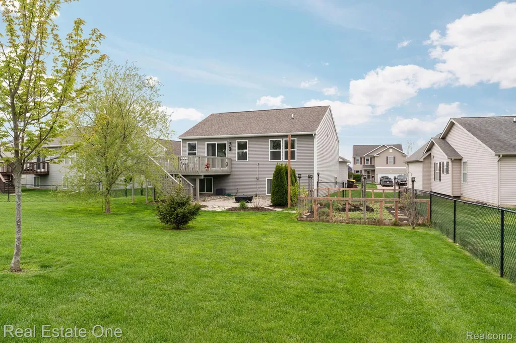 3513 Amber Oaks Drive Howell Township MI 48855