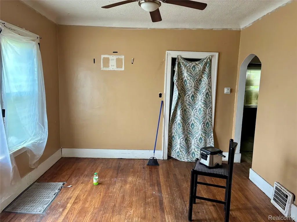 13350 Tacoma Street Detroit City MI 48205