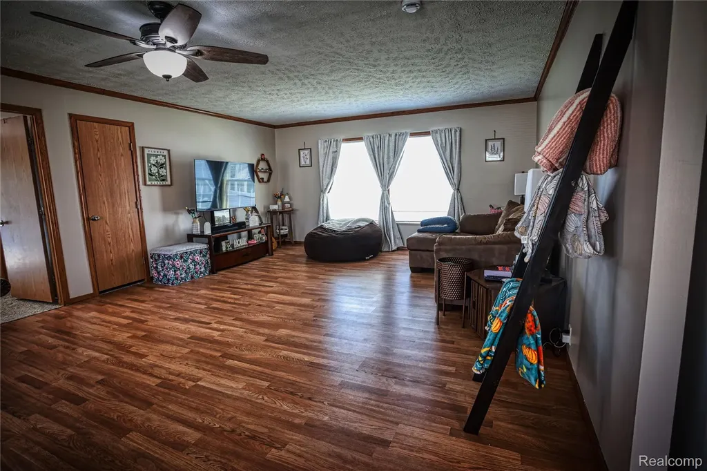 280 Pompano Court Lapeer Township MI 48446