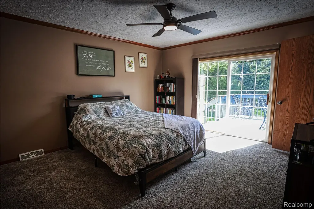 280 Pompano Court Lapeer Township MI 48446