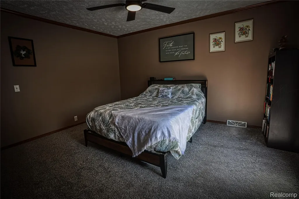 280 Pompano Court Lapeer Township MI 48446