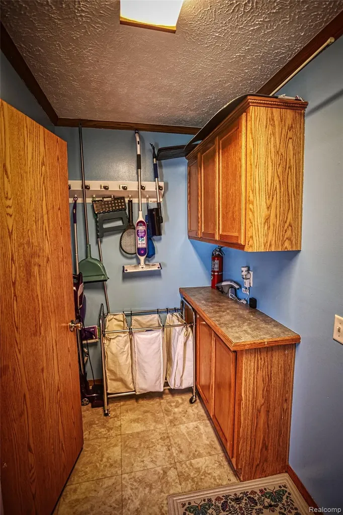 280 Pompano Court Lapeer Township MI 48446