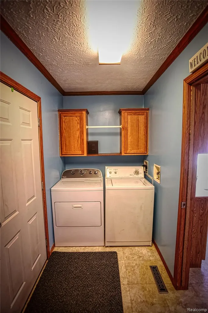 280 Pompano Court Lapeer Township MI 48446