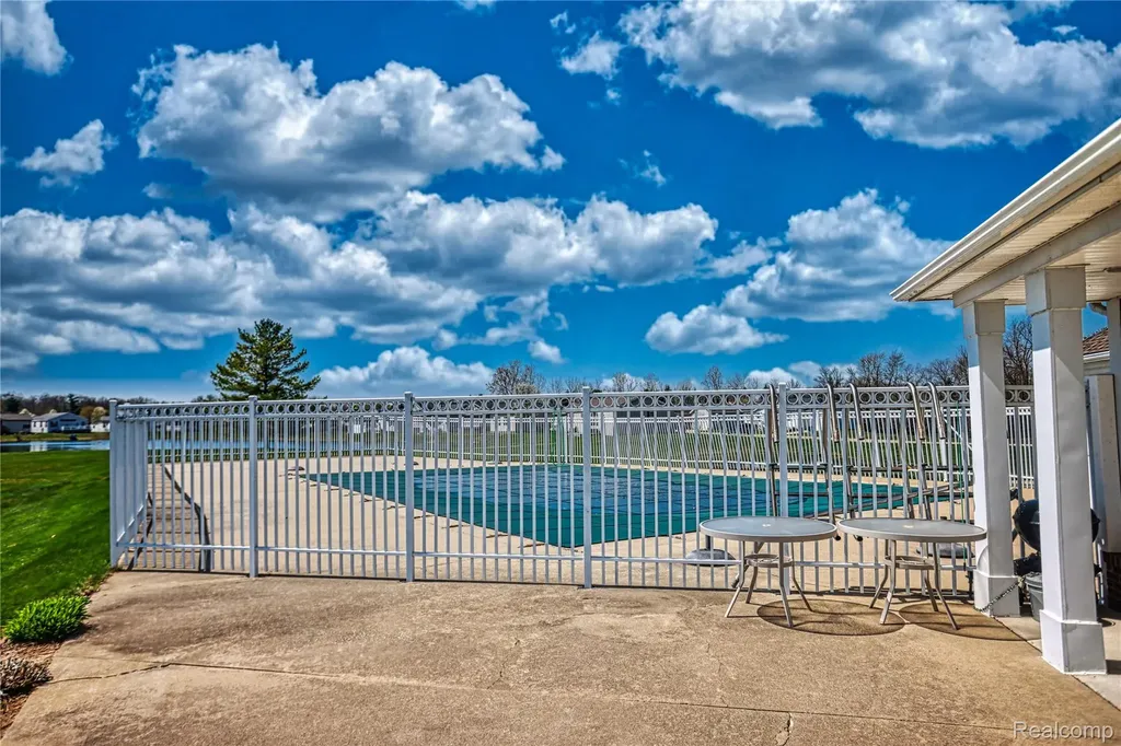 280 Pompano Court Lapeer Township MI 48446