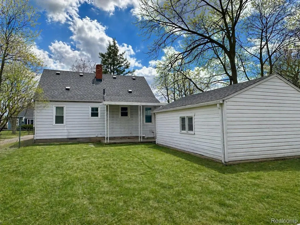 711 Lochhead Avenue Flint City MI 48507