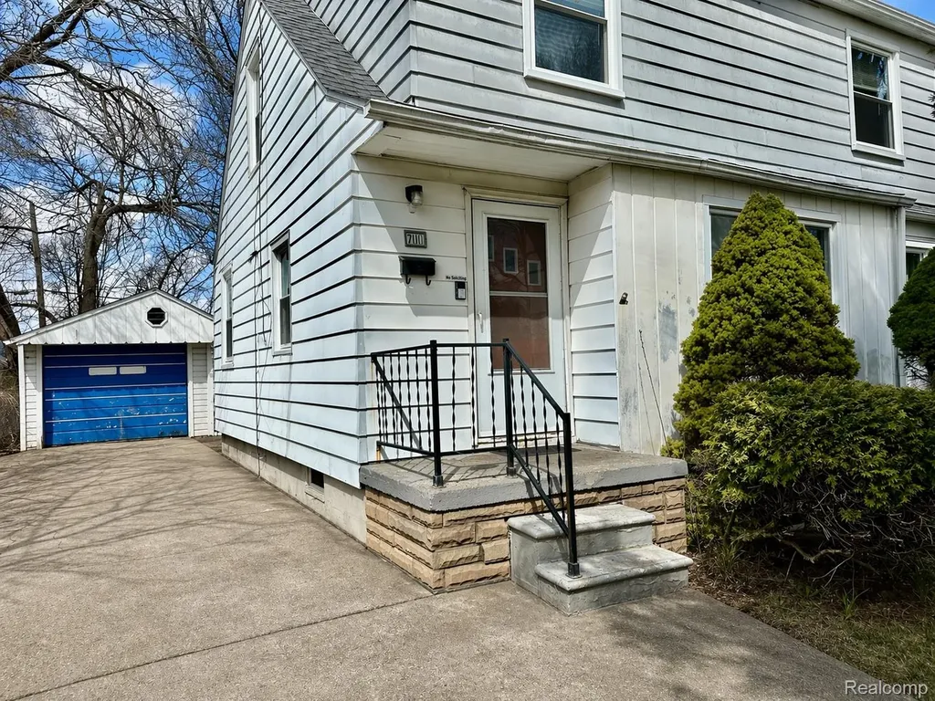 711 Lochhead Avenue Flint City MI 48507