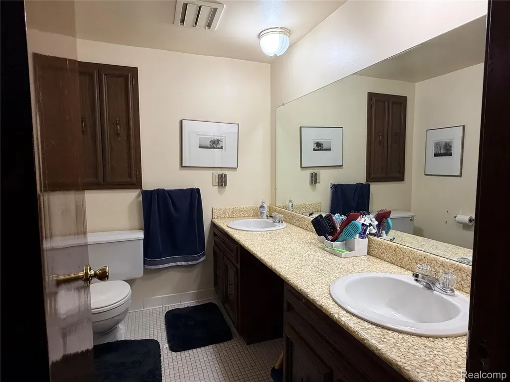 35774 Annette Drive Sterling Heights City MI 48310
