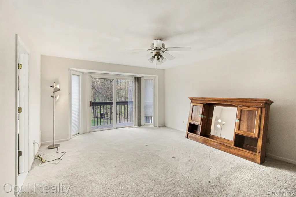 3575 Clark Circle Commerce Charter Township MI 48382
