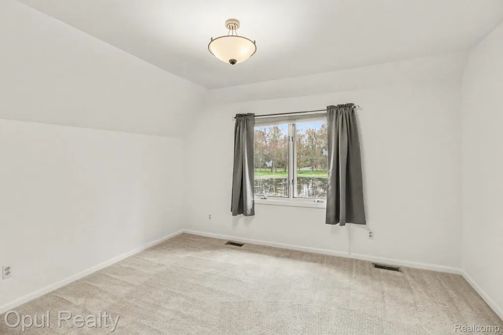 3575 Clark Circle Commerce Charter Township MI 48382
