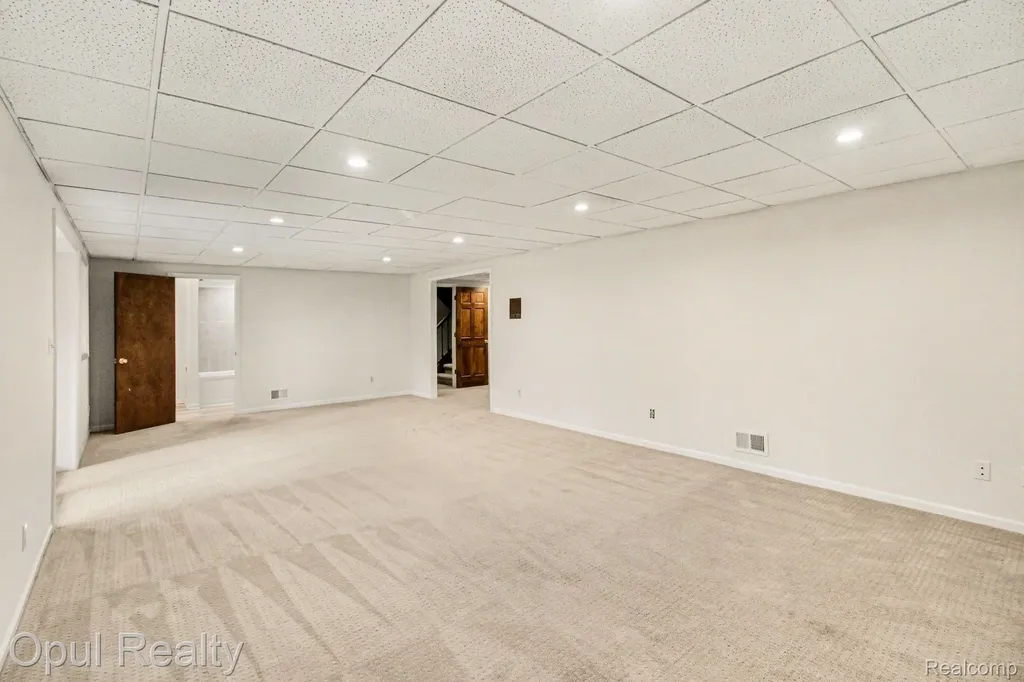 3575 Clark Circle Commerce Charter Township MI 48382