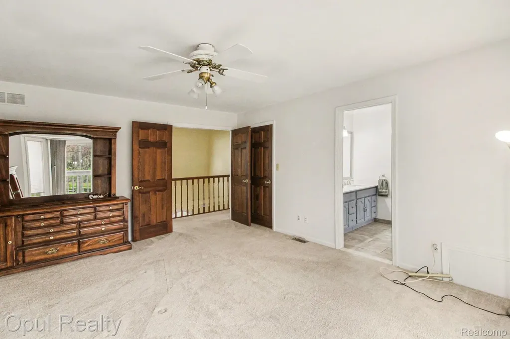 3575 Clark Circle Commerce Charter Township MI 48382