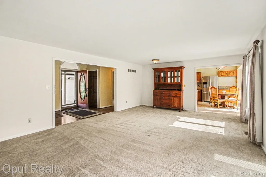 3575 Clark Circle Commerce Charter Township MI 48382