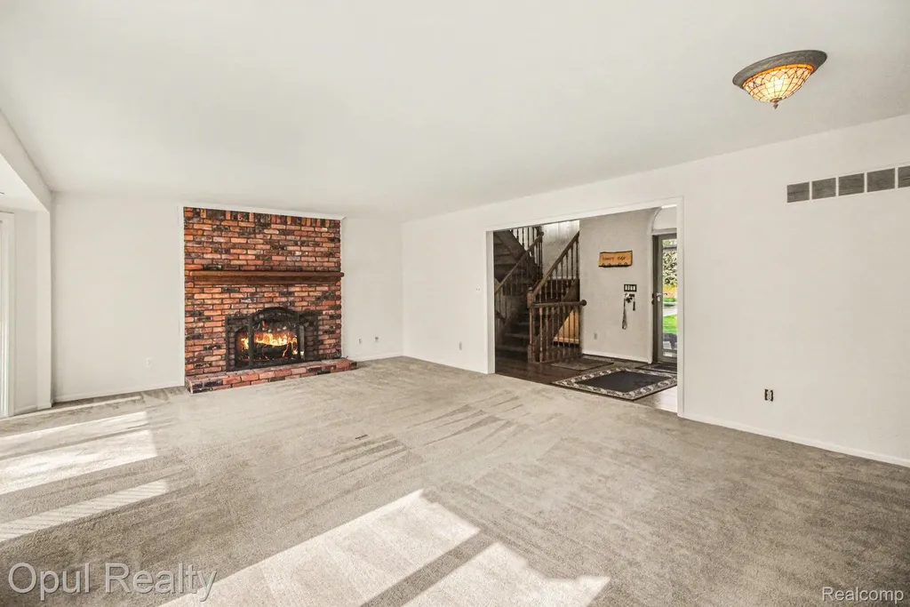 3575 Clark Circle Commerce Charter Township MI 48382