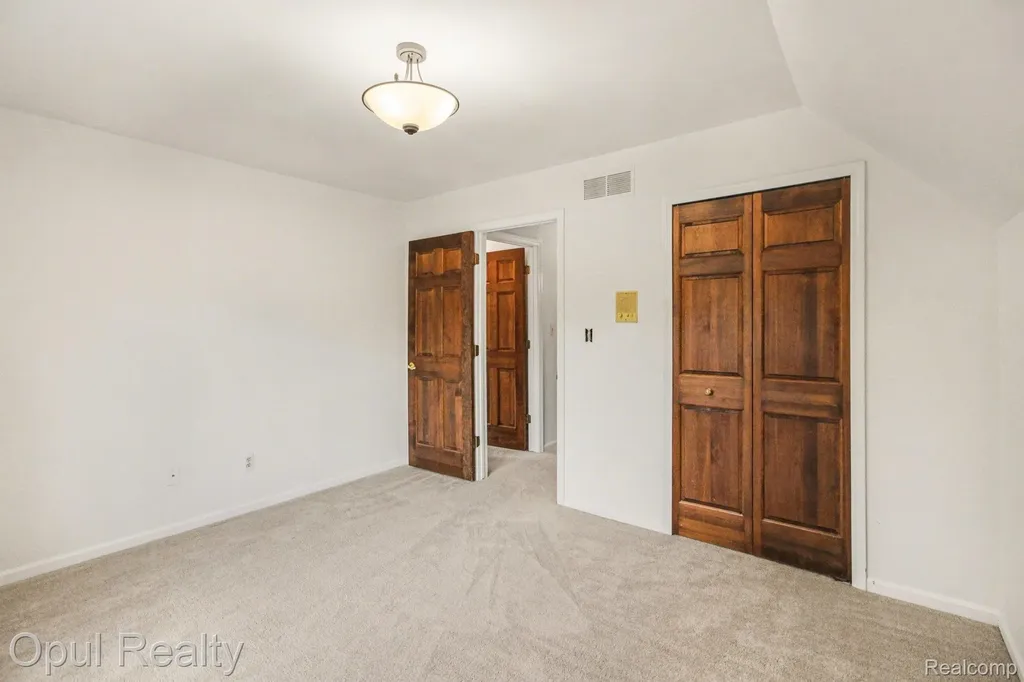 3575 Clark Circle Commerce Charter Township MI 48382