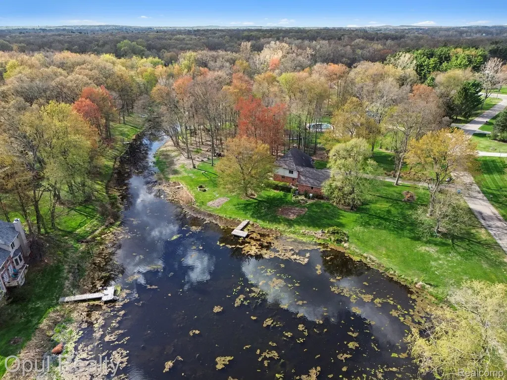 3575 Clark Circle Commerce Charter Township MI 48382