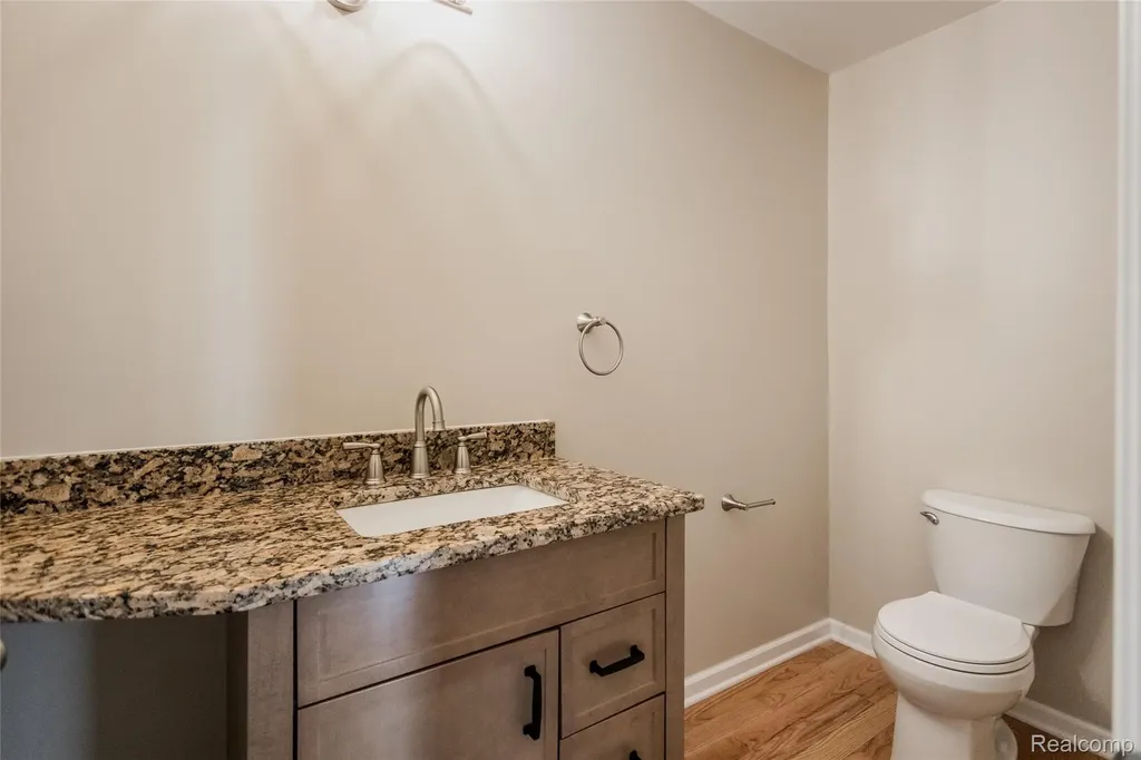 2011 Thornhill Place Detroit City MI 48207