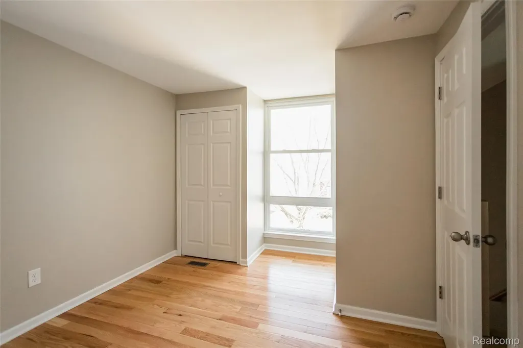 2011 Thornhill Place Detroit City MI 48207