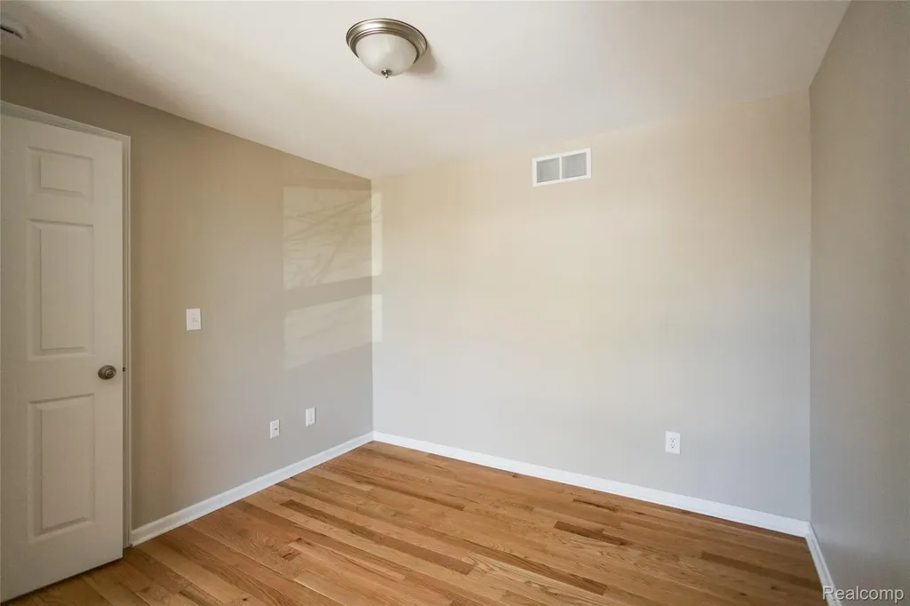 2011 Thornhill Place Detroit City MI 48207
