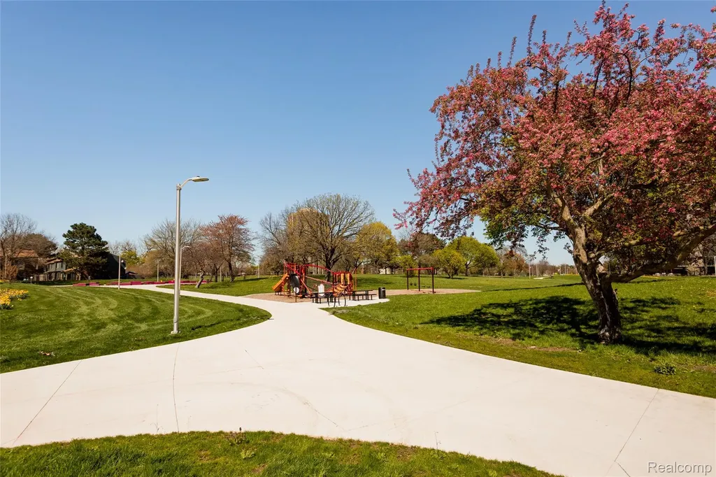 2011 Thornhill Place Detroit City MI 48207