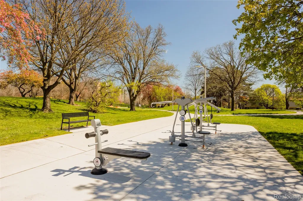 2011 Thornhill Place Detroit City MI 48207