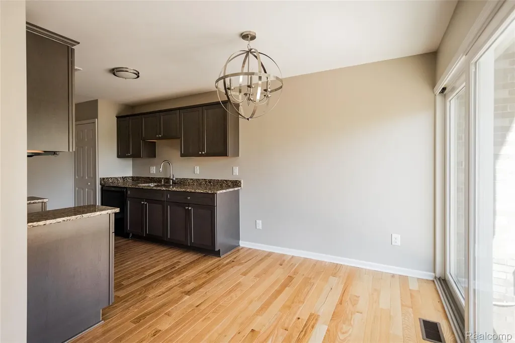 2011 Thornhill Place Detroit City MI 48207