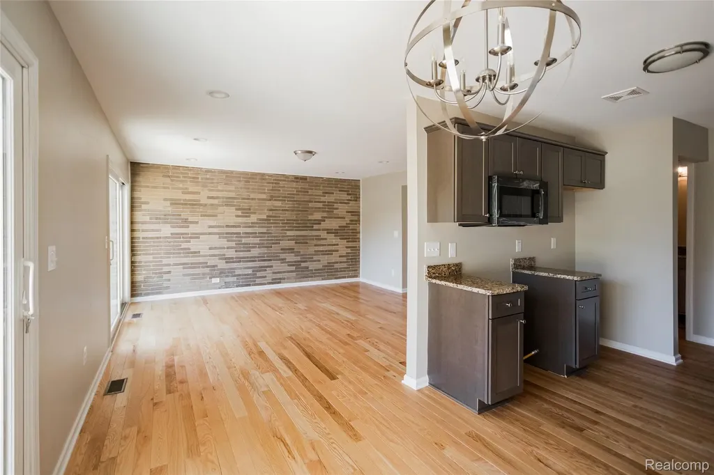 2011 Thornhill Place Detroit City MI 48207