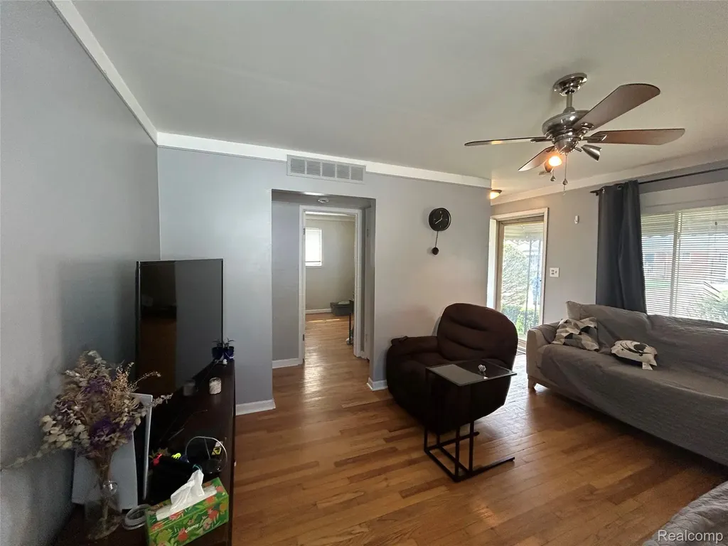 28810 Townley Street Madison Heights City MI 48071