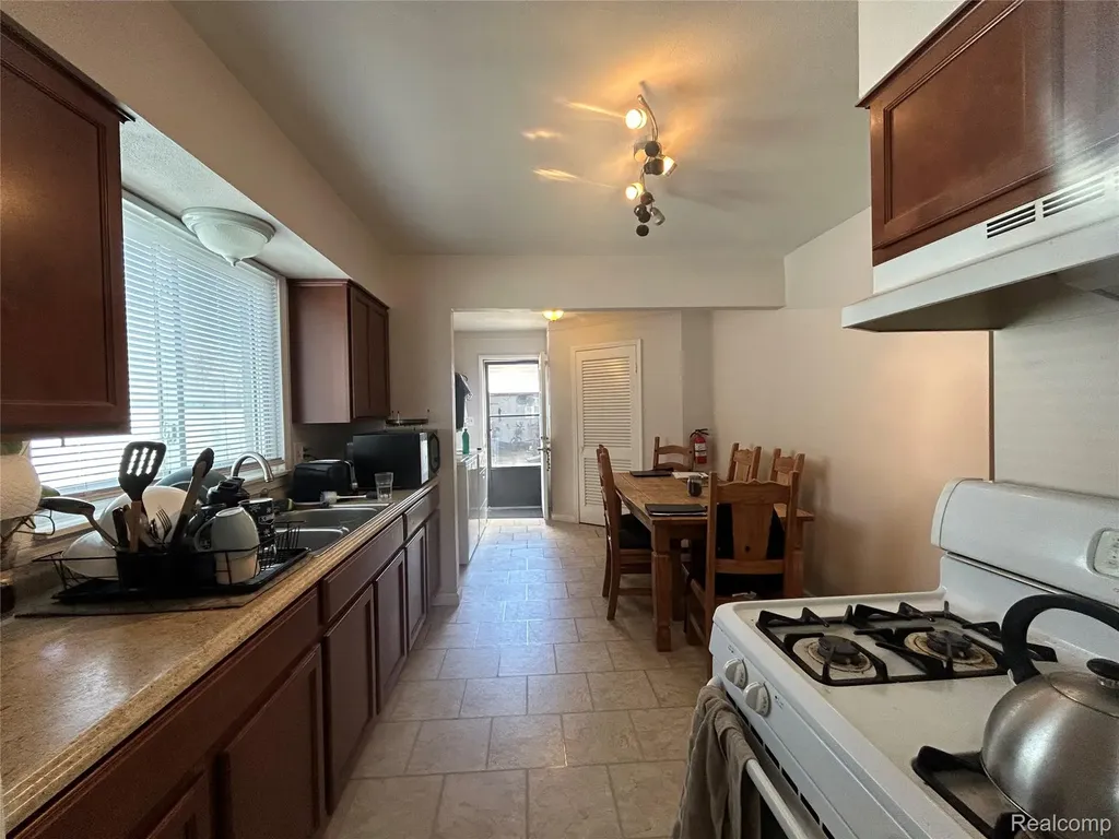 28810 Townley Street Madison Heights City MI 48071