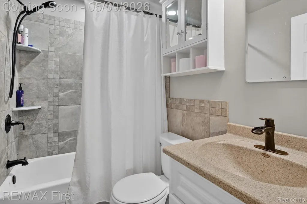 12582 Bender Drive Sterling Heights City MI 48313