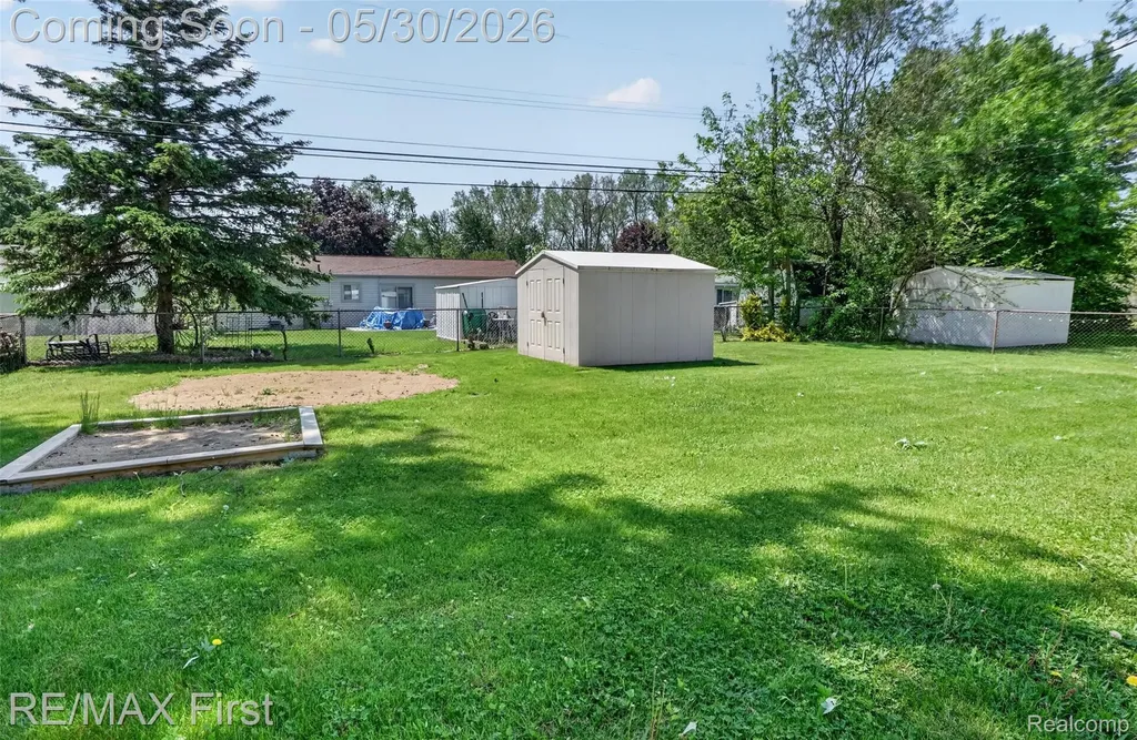 12582 Bender Drive Sterling Heights City MI 48313