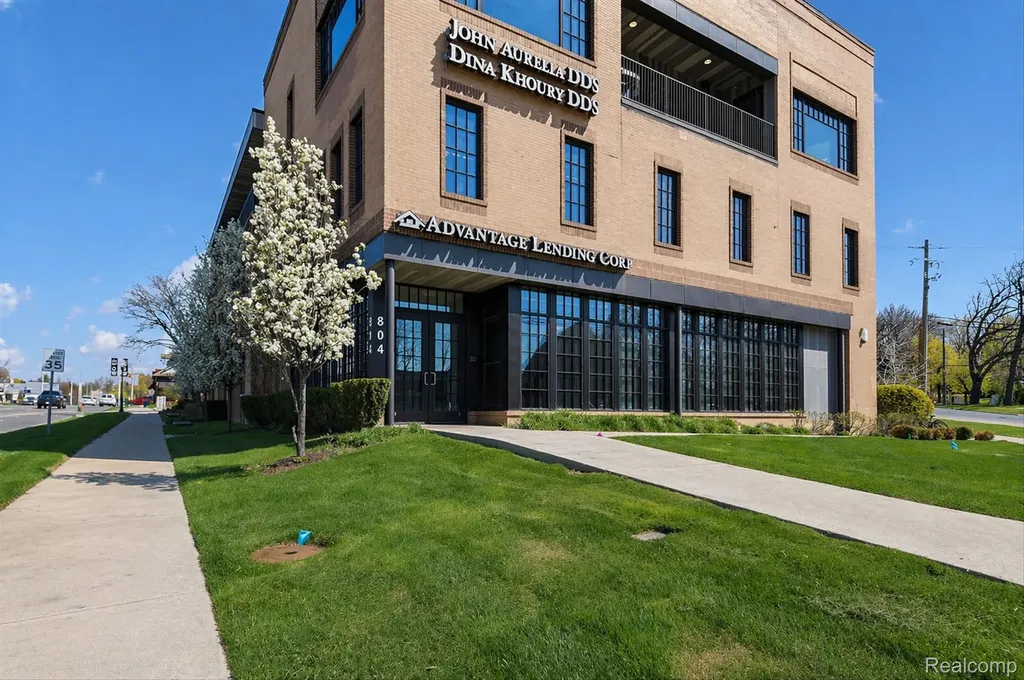 804 N Main Street Rochester City MI 48307