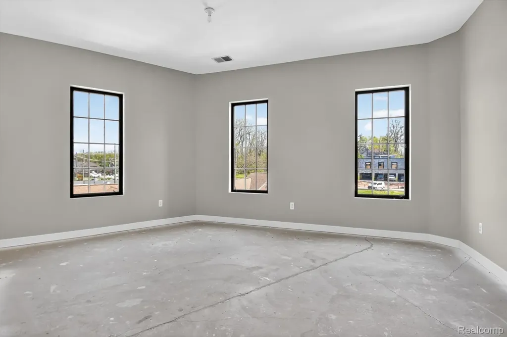 804 N Main Street Rochester City MI 48307
