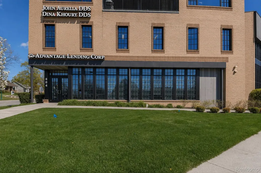 804 N Main Street Rochester City MI 48307