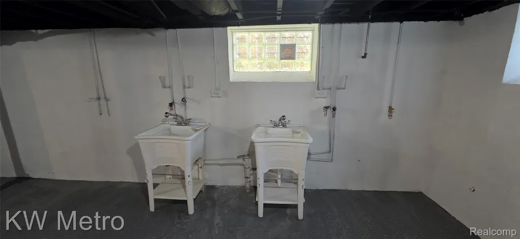 17144 Greenlawn Street Detroit City MI 48221