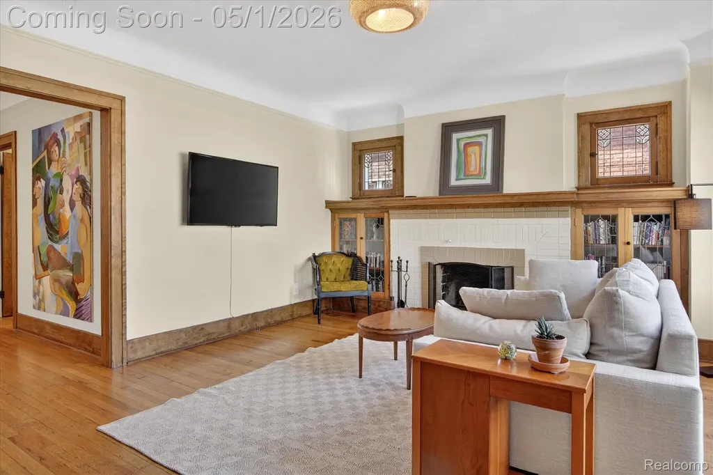925 Nottingham Road Grosse Pointe Park City MI 48230