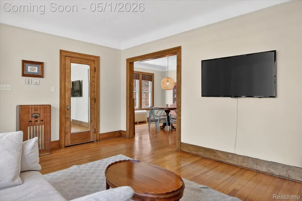 925 Nottingham Road Grosse Pointe Park City MI 48230