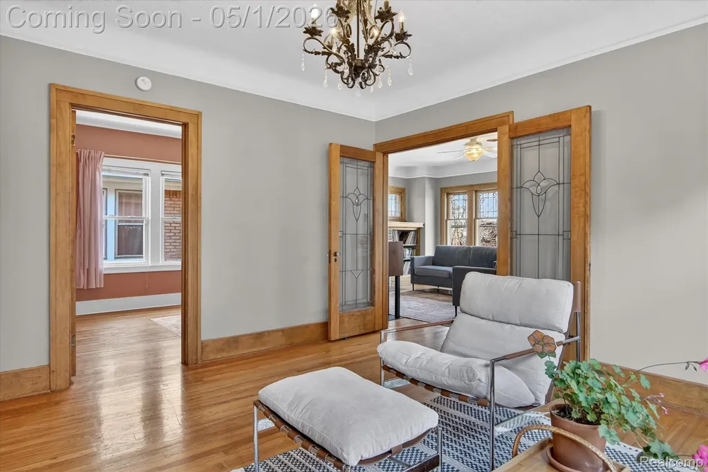 925 Nottingham Road Grosse Pointe Park City MI 48230
